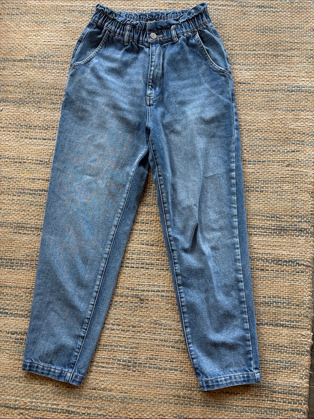 BDG Urban Outfitters Pull-on Mom Jeans, Slight Taper - Like New, Women Sz 26